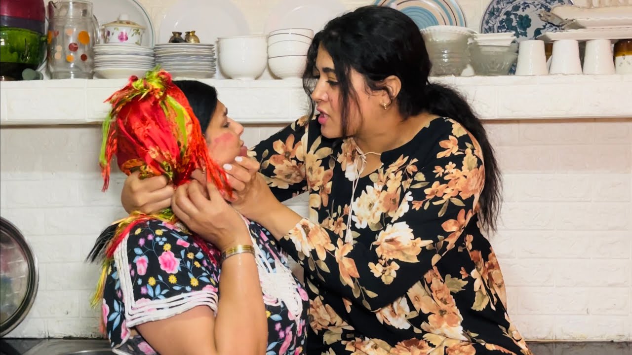 فيلم قصير: إمرأة غنية تستهزأ بخادمات البيوت لأنهم فقراء 😱 ولكن فالأخير وقعت الصدمة😰 نهاية غير متوقعة