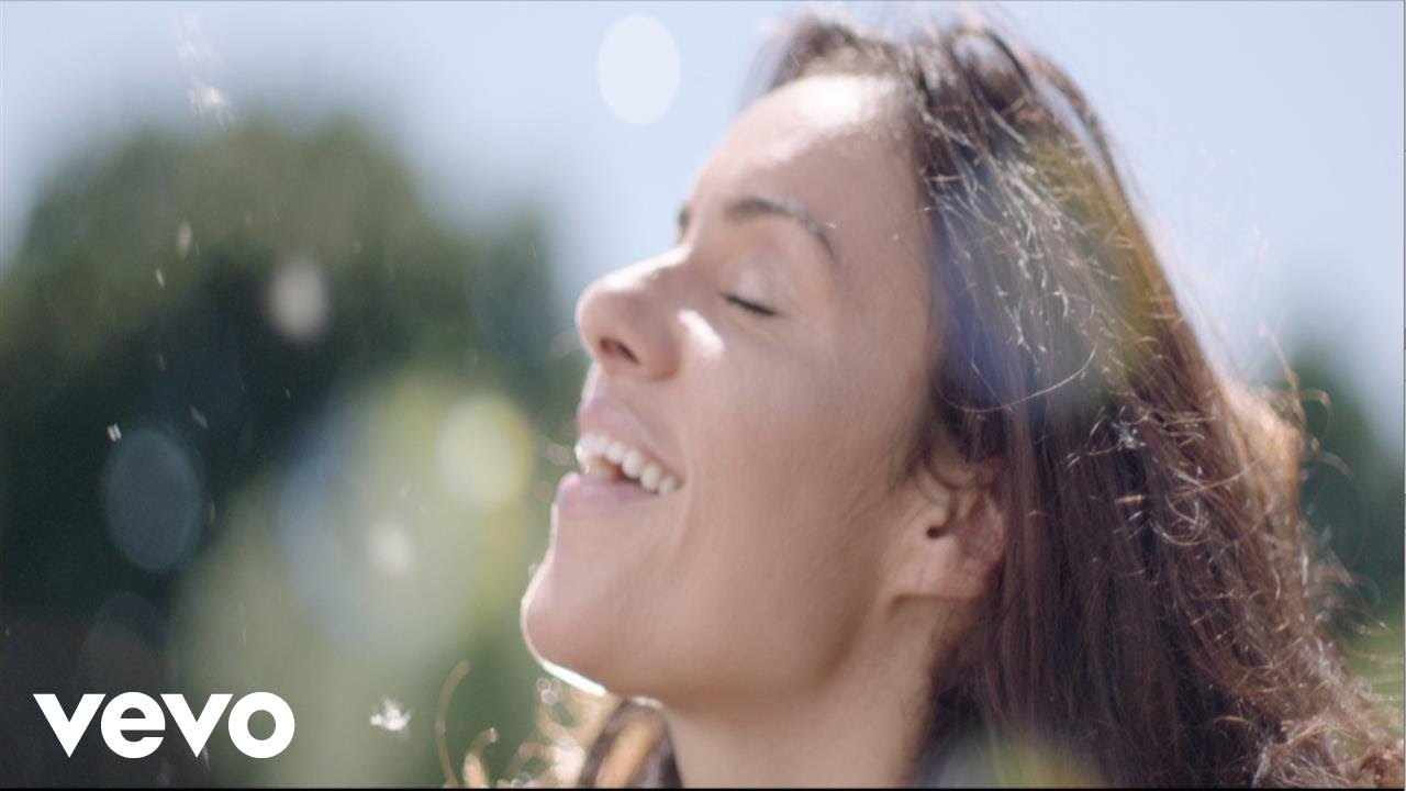 Laura White - Martha