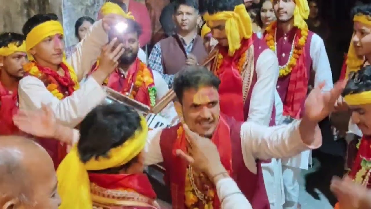 होलियर पूछे कोटद्वार ताड़केश्वर कॉलोनी (जोशी मार्ग) मै .