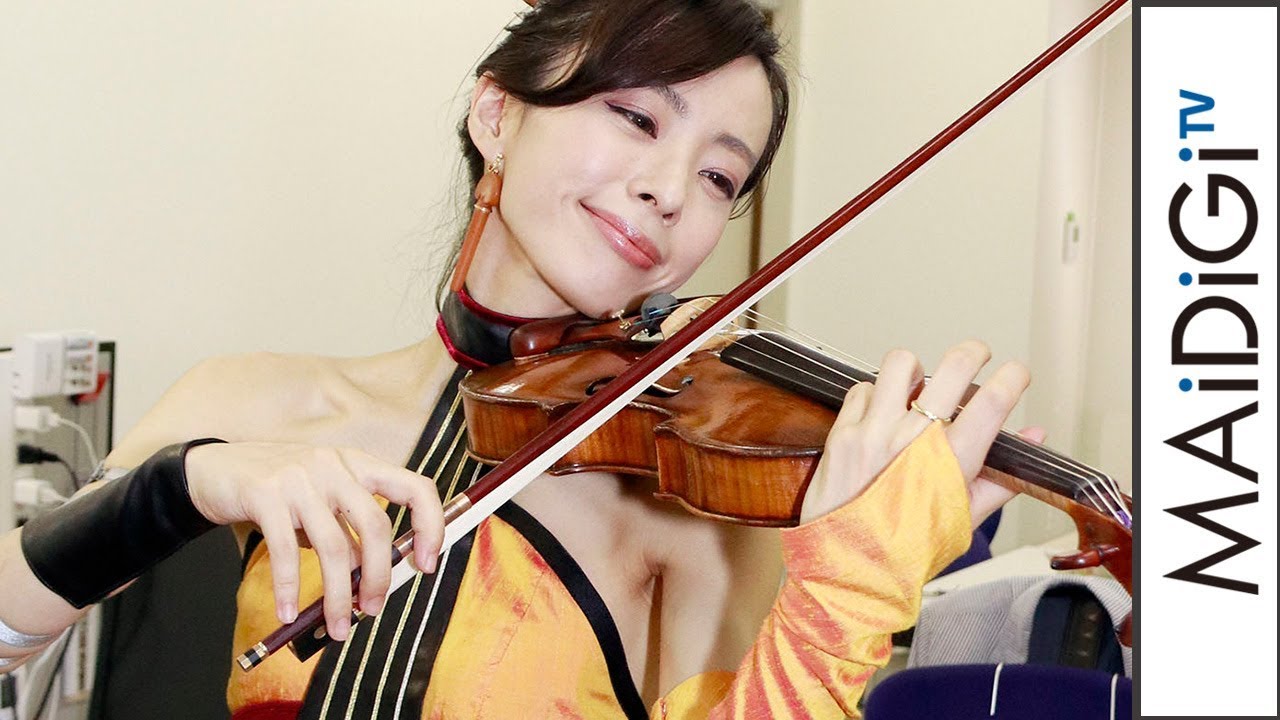 星野沙織、“バイオリンの妖精”コスプレで編集部来訪　迫力の生演奏も