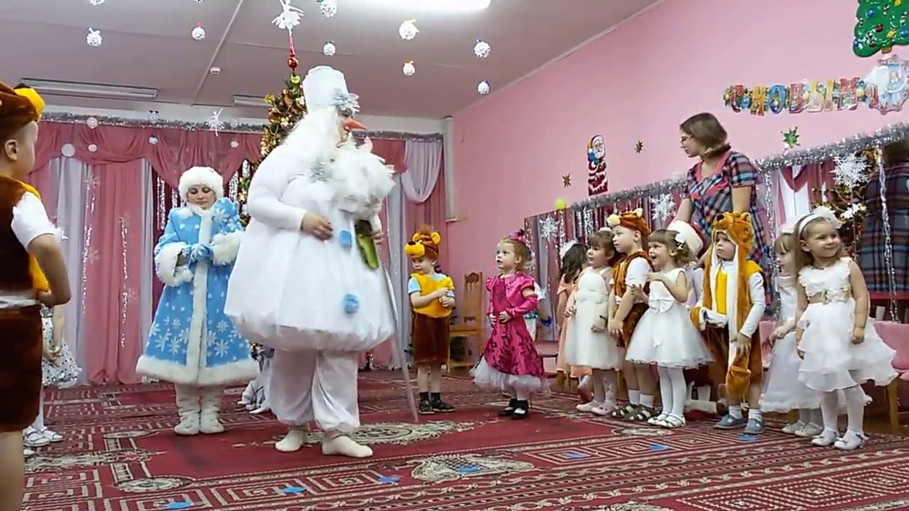 Новогодний утренник ДЦРР 32  Мозырь 20151223
