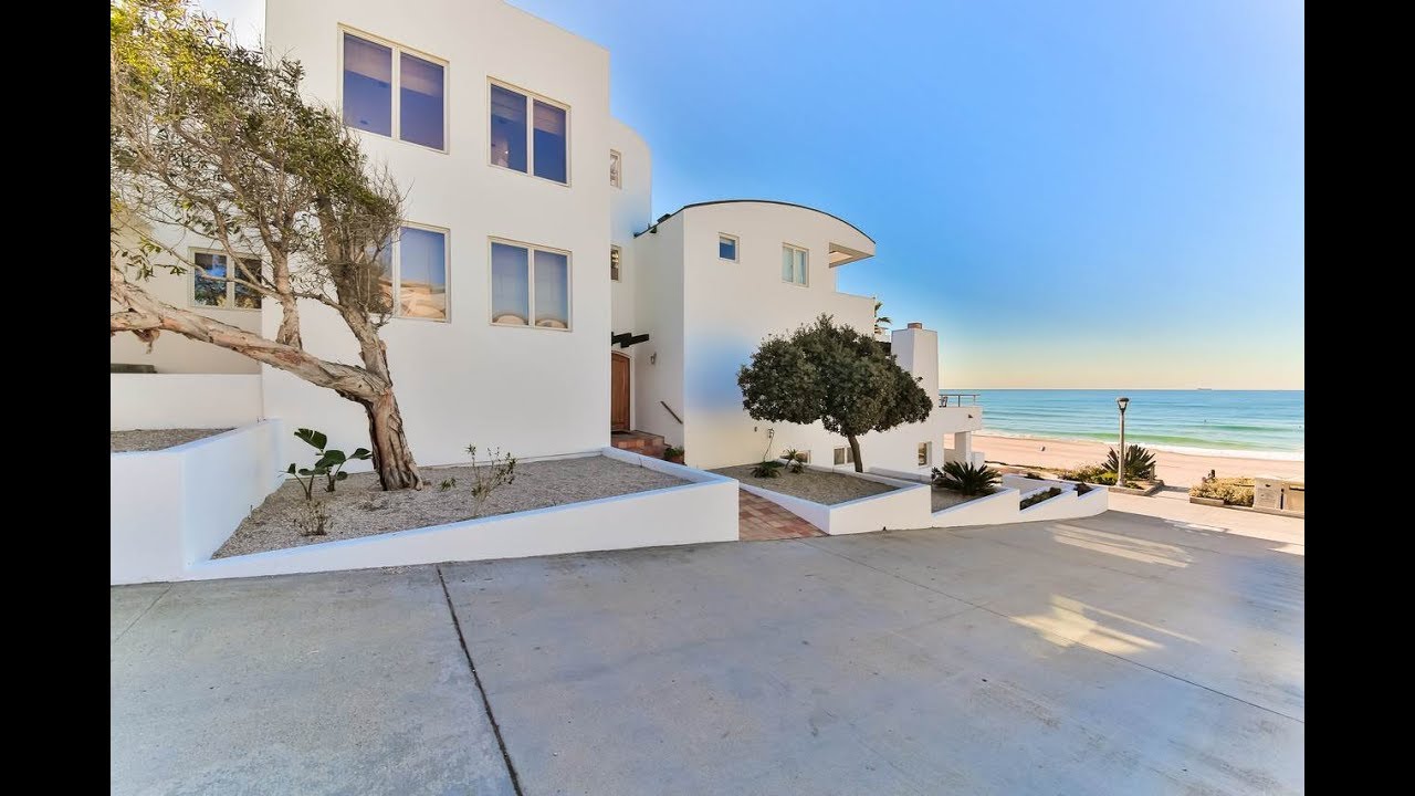 Corner of the Gold Coast in Manhattan Beach, California | Sotheby's International Realty