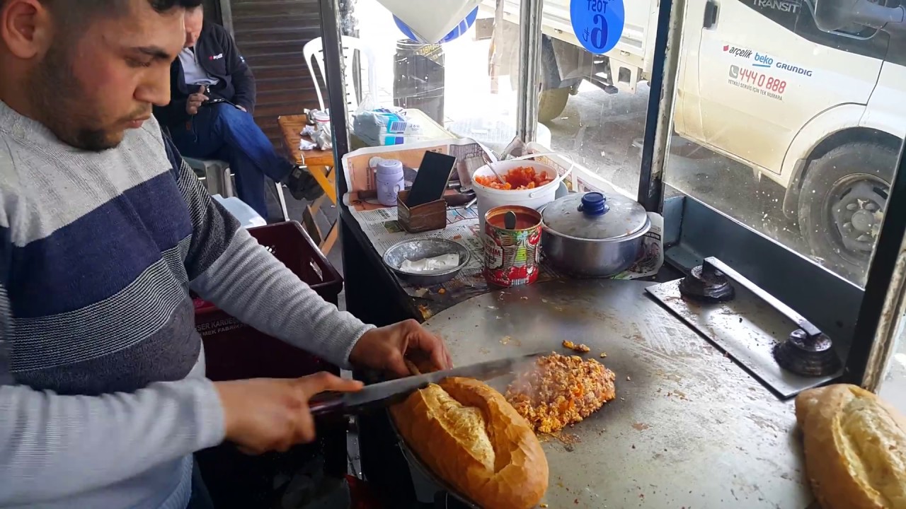Adana'ya özgü Tostçu Mahmut Karışık Tost