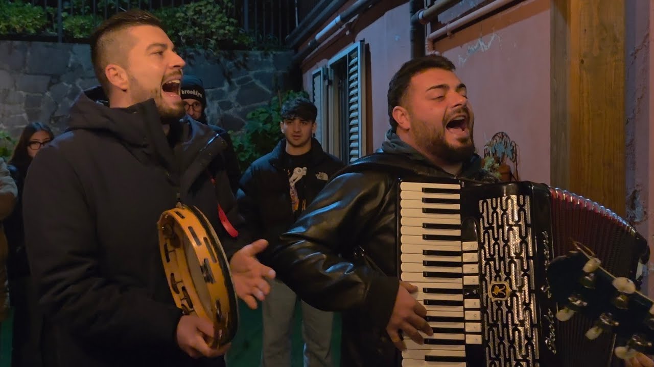 FORTUNATO & GENNARO - SERENATA NOTTURNA PER IL 60° COMPLEANNO DI ANGELA - SAN DEMETRIO CORONE (CS)