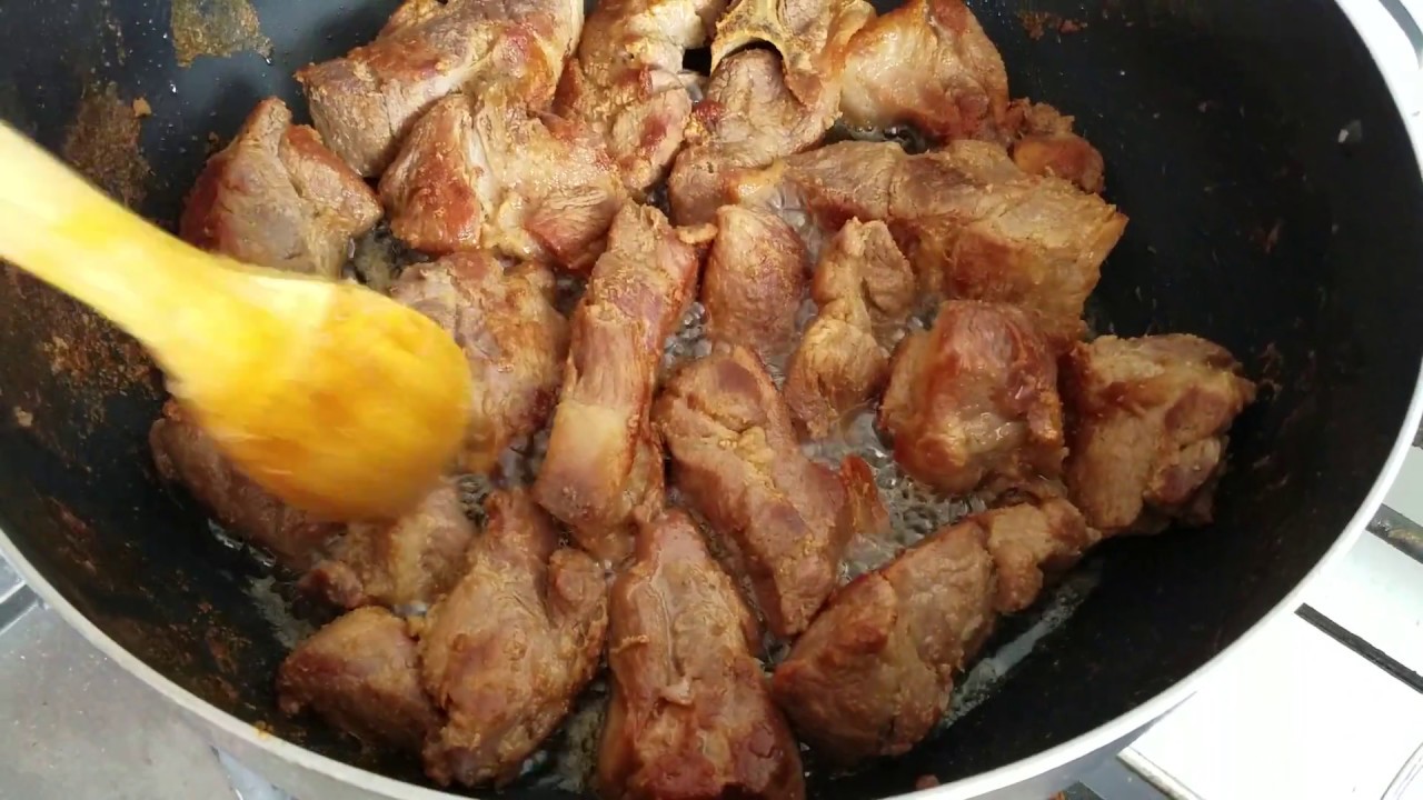 La Yuca con Chicharrones y Curtido