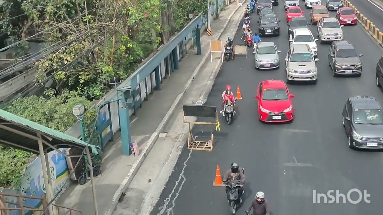 EDSA REBUILDING AND CURRENT EDSA!SIMULA NG MAS MALAPAD AT WALKABLE NA SIDEWALKS!