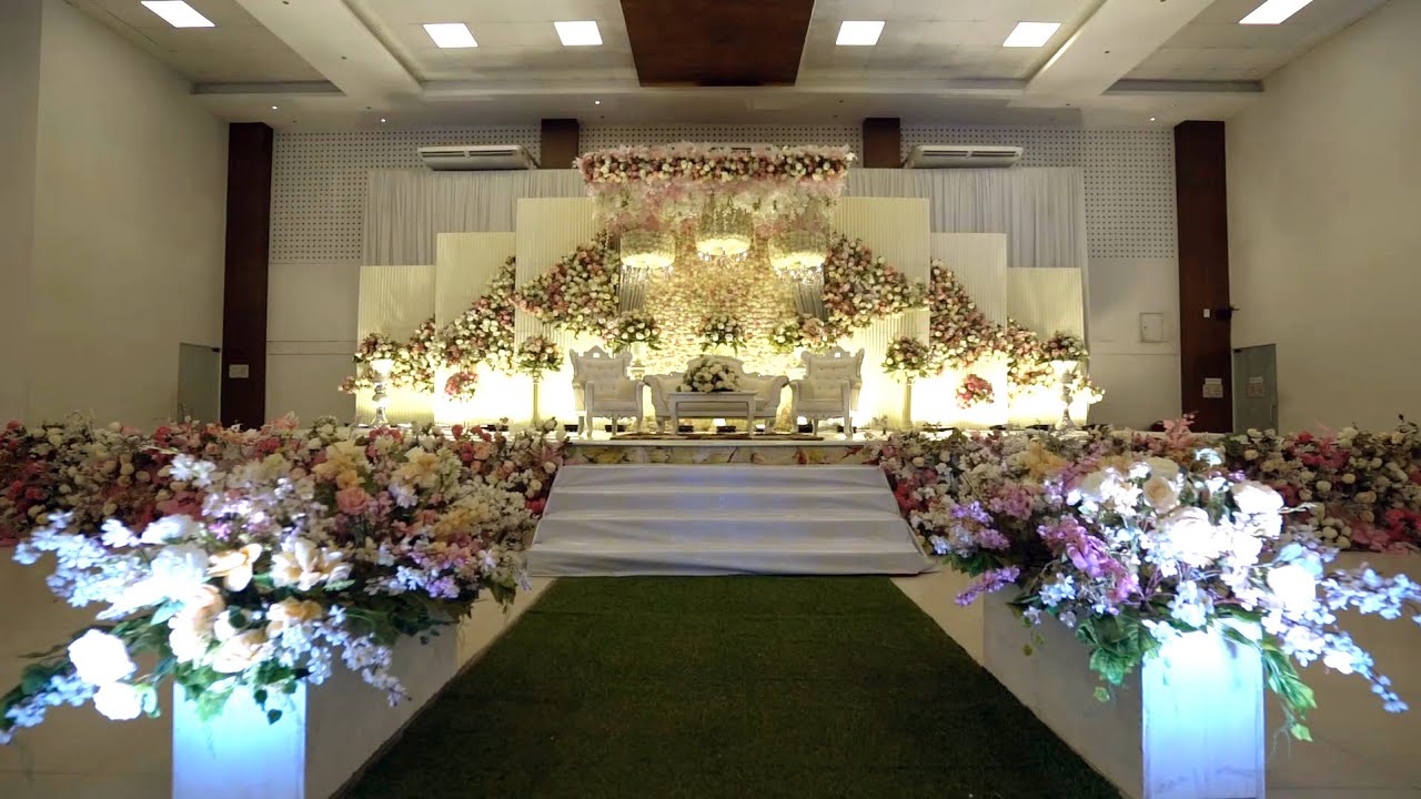 Kara Convention Center - Wedding - Decorated by Flower Design Wedding Planner.
