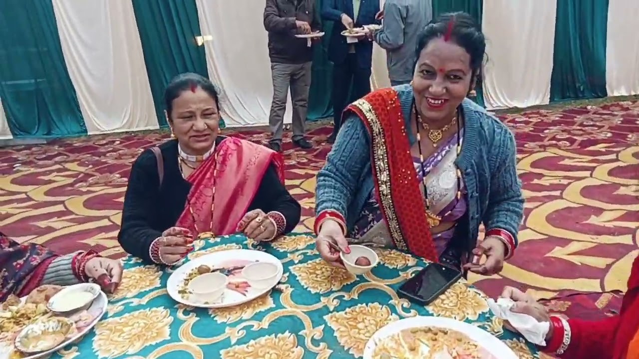 शादी में धूम 😝