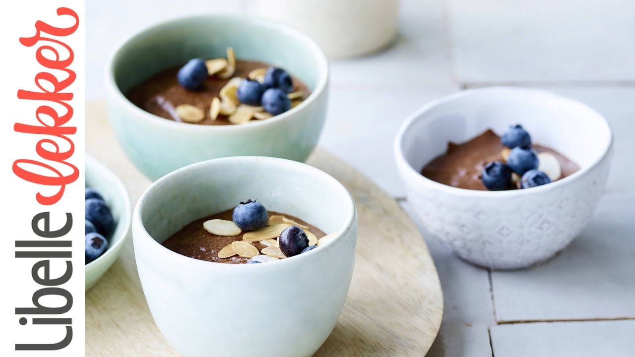 Cruesli met blauwe bessen, chocolade en Griekse yoghurt