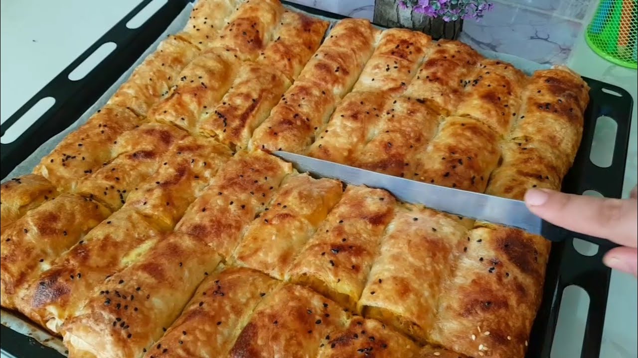 #hazıryufka BU BÖREK KOLAYLIKTA ZİRVE🔝💯YOĞURT SOSLU PATATESLİ BÖREĞİM 32 ADET ÇIKIYOR.