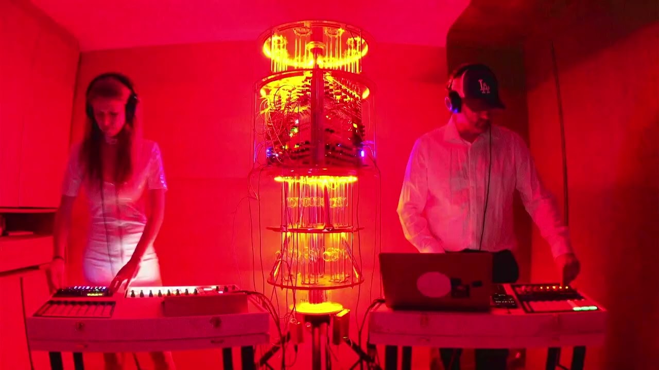 Movement81: Superposition / Electronic Music on a Quantum Computer!