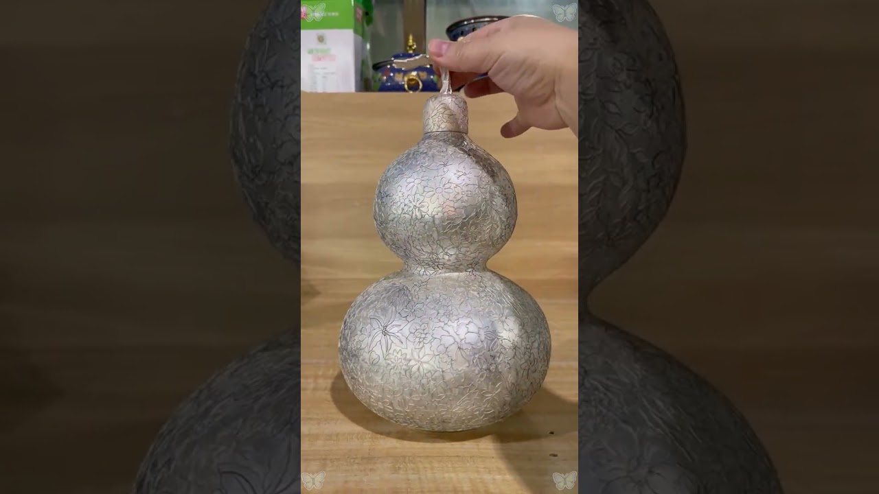 Enamel Flower Gourd Wine Bottle - A Traditional Beauty Unveiled