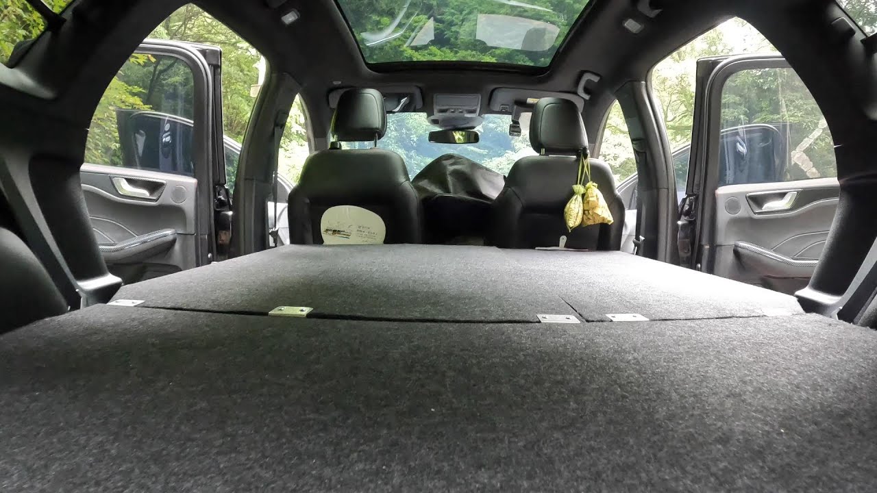 Kuga ST Line X 車泊平整化