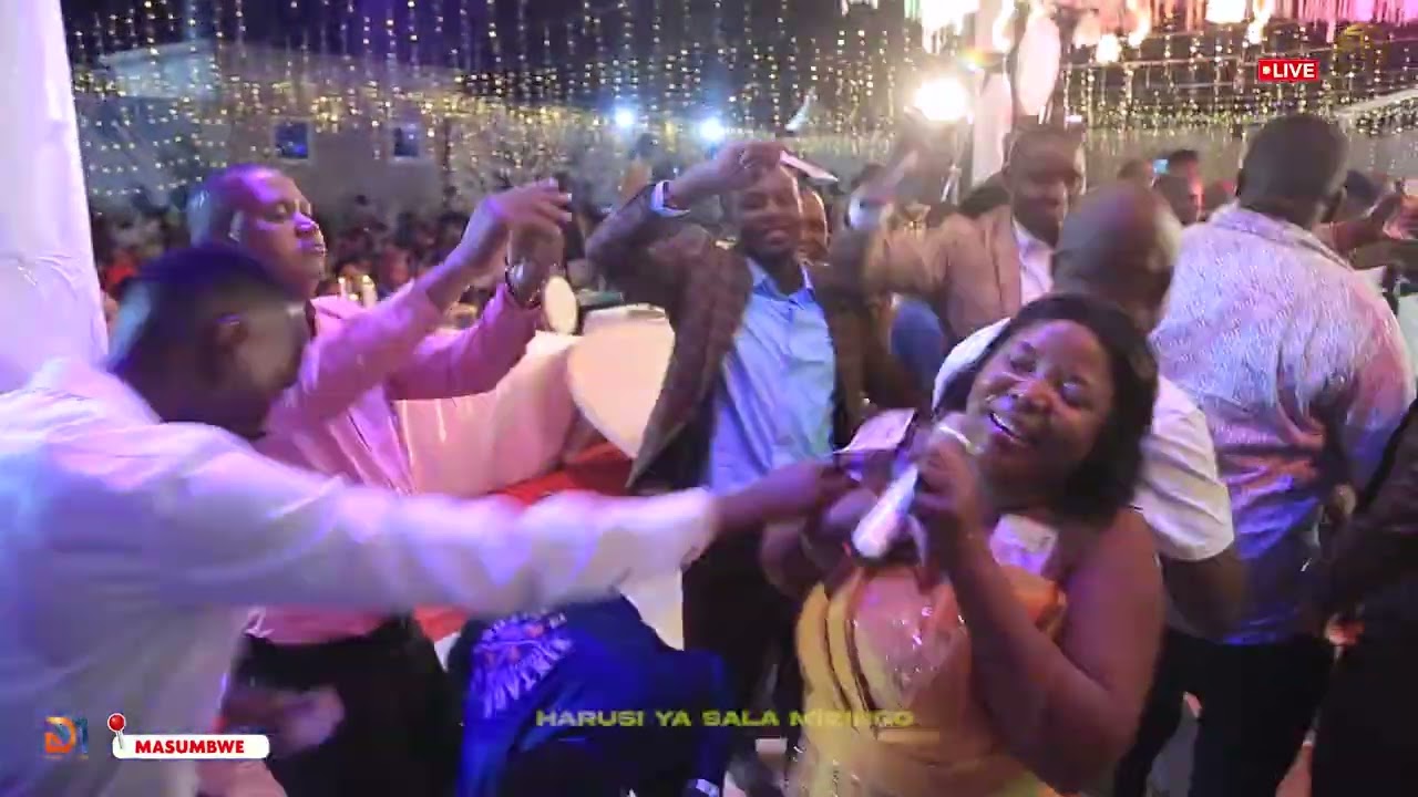 Kamati Ya Wachimbaji Yatoa Milion 350 Masumbwe Harusi Ya Sala Mizingo live performance OmkayaEliza