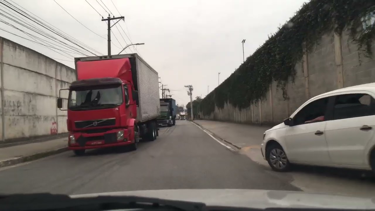 Passando na rua Eustáquio Azevedo, Vila Maria Helena, Duque de Caxias