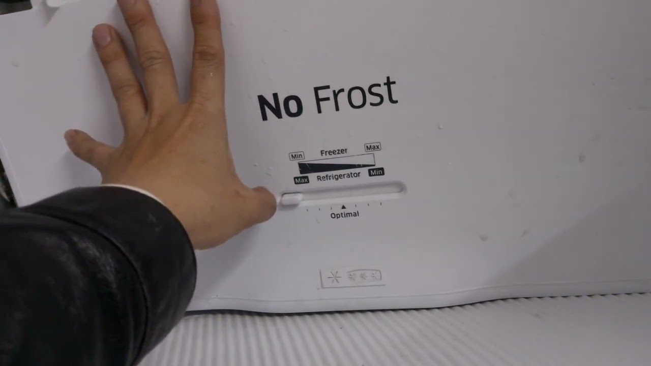 Sửa tủ lạnh samsung đời mới ,ngăn trên đóg tuyết ngăn dưới không mát đổ mồ hôi