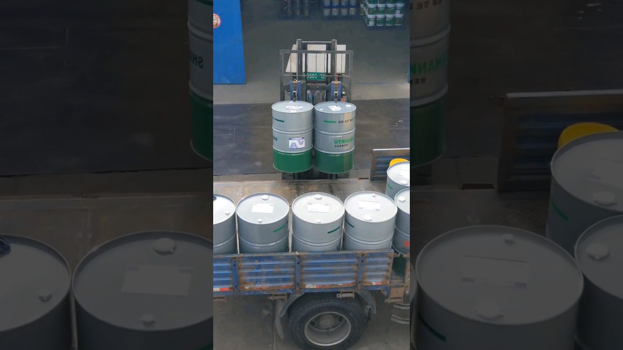 Oil barrel loading method