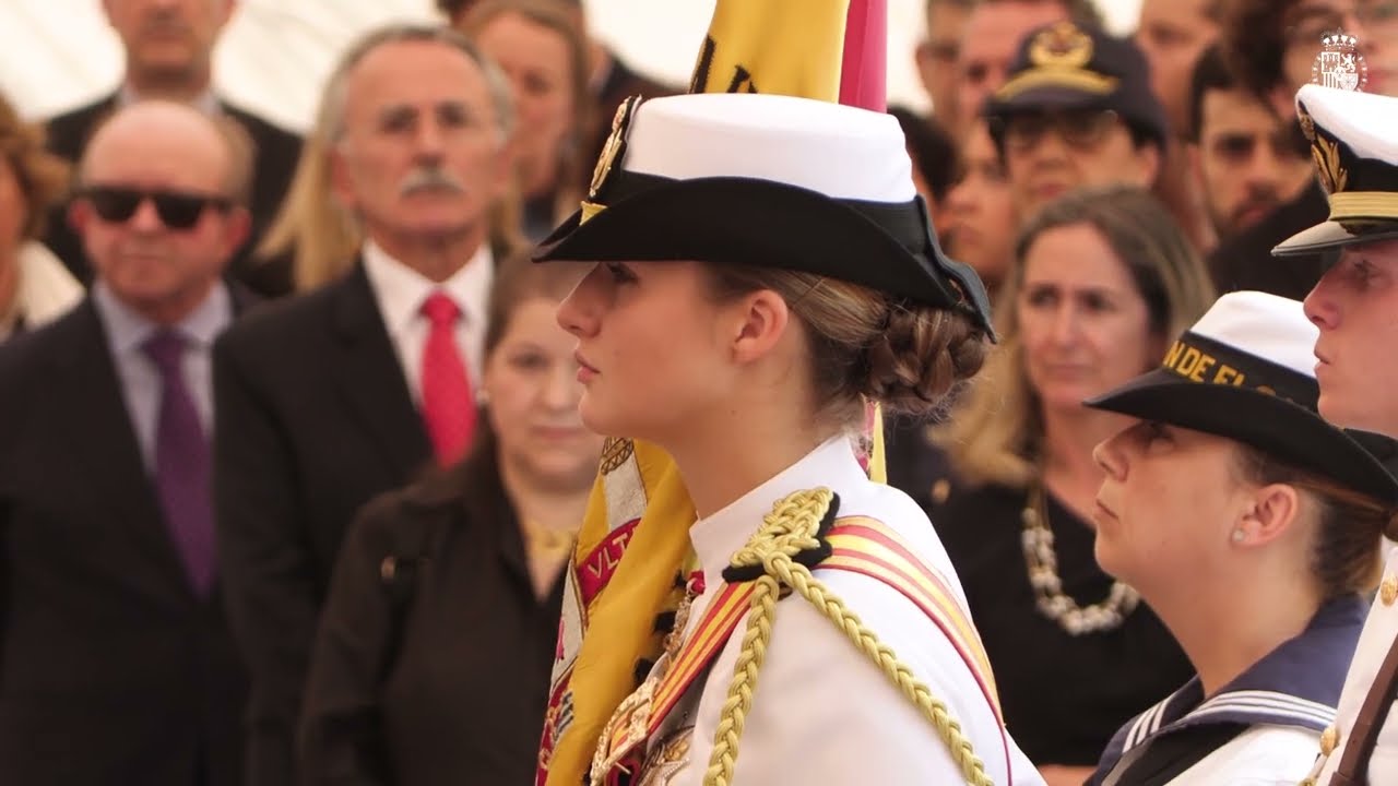 S.A.R. la Princesa de Asturias abanderada en la Jura de Bandera en su escala en Nueva York