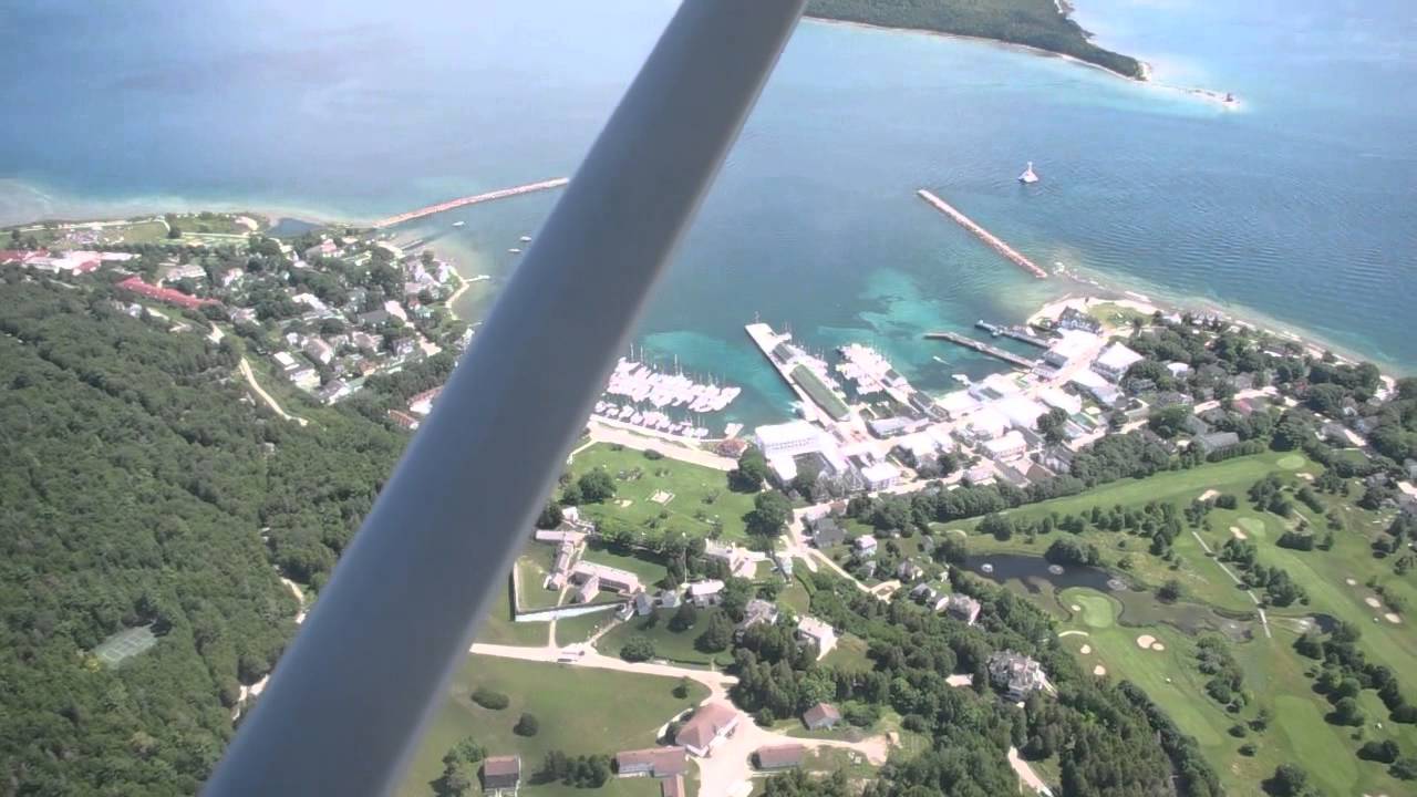 Landing at Mackinac Island airport KMCD