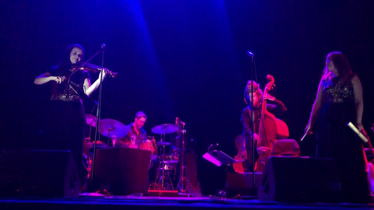 Johanna Kurkela ja Johanna Iivanainen - Into the West, Domino, Turku 2018