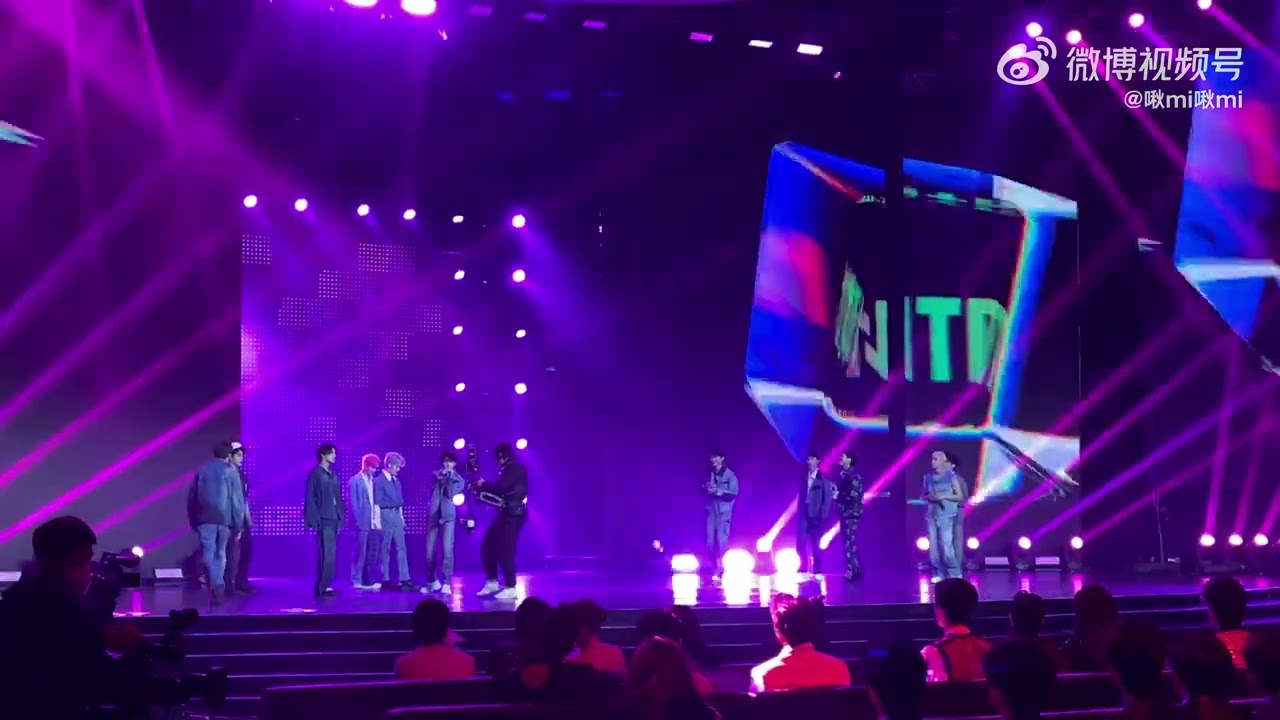 [FANCAM: STAGE01] Weibo Music Awards 2022 《Born To Fly》