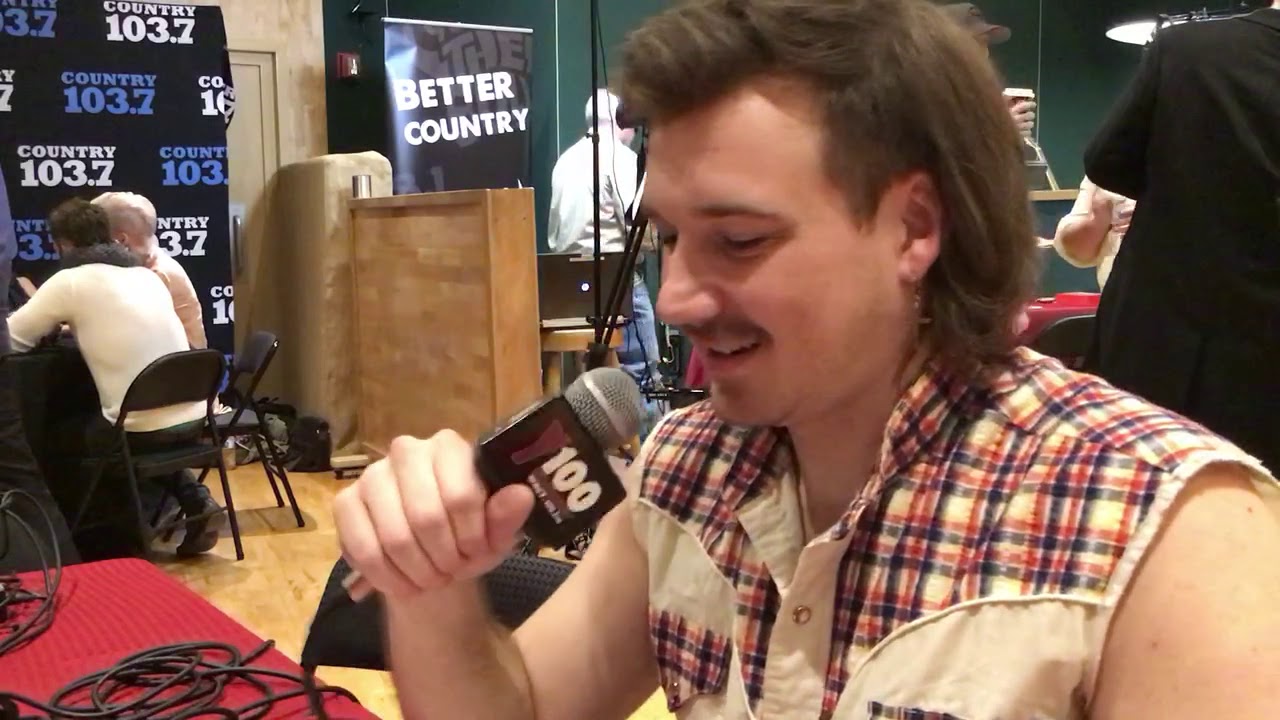 Morgan Wallen With Y100 at CMA Remotes 2019
