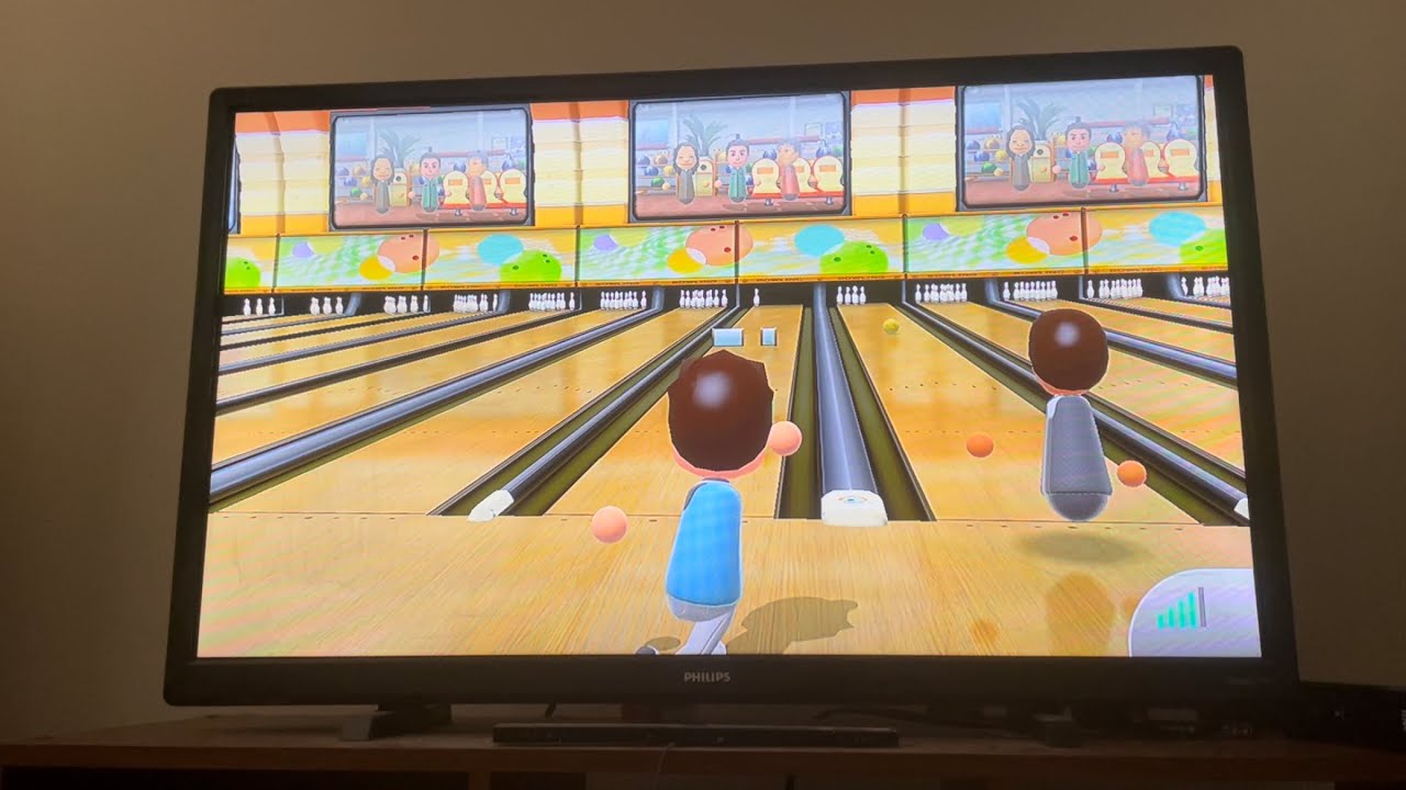 Wii Sports Club Online Bowling Spin Control Vs Old AJ and Quintin