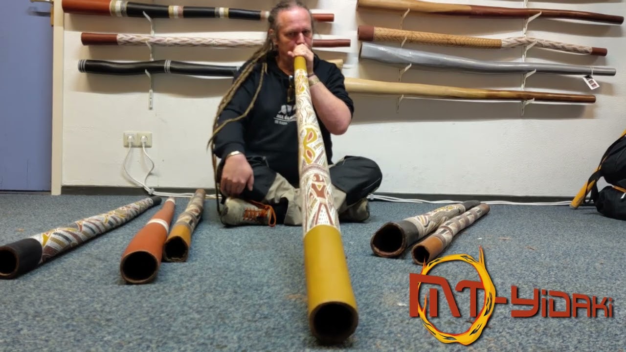D - E Marikuku Wirrpanda yiḏaki / didgeridoo played by MT-Yidaki