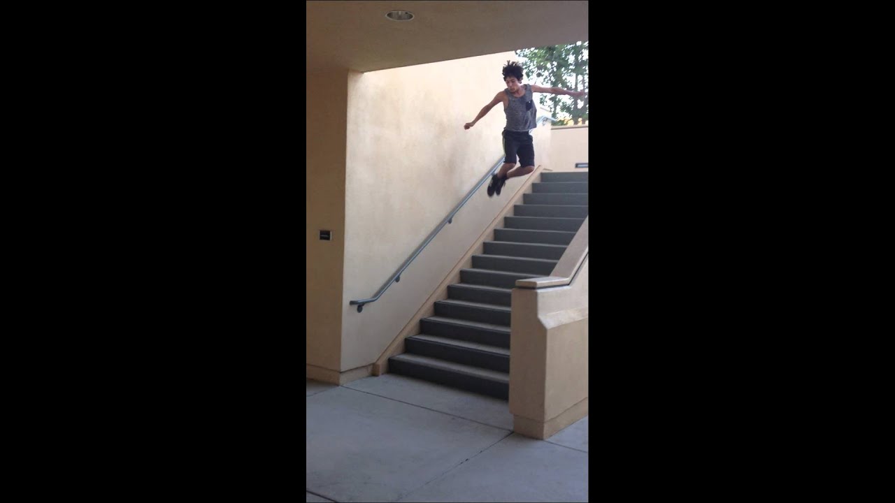 PARKOUR 14 STAIR JUMP