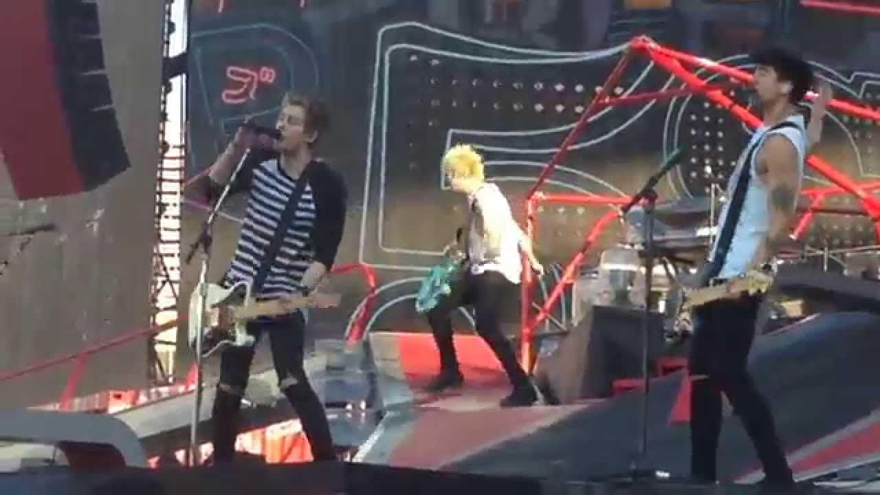 5 Seconds Of Summer - 18 LIVE (Barcelona 8/7/2014)
