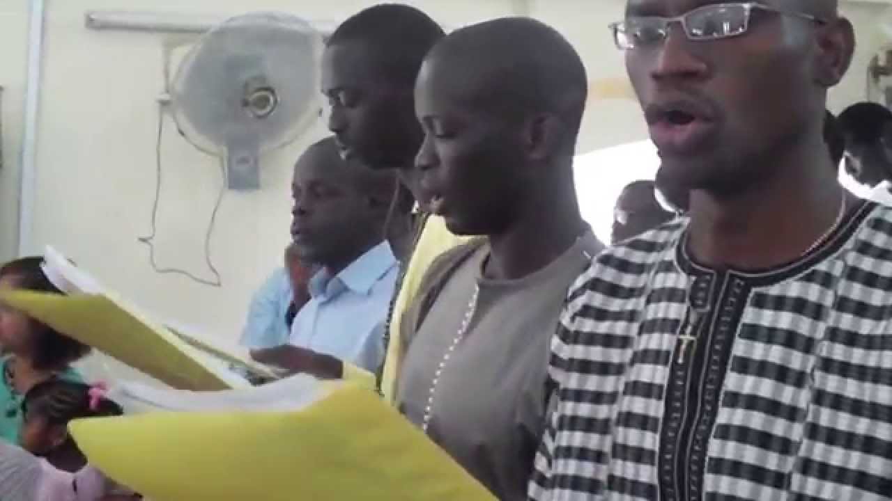 J'ai vu l eau vive...avec la Chorale des jeunes de Sainte Thérèse(Dakar)