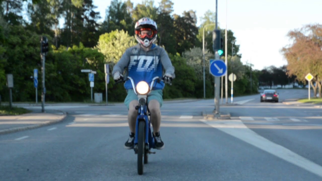 Piaggio Ciao summer wheelies