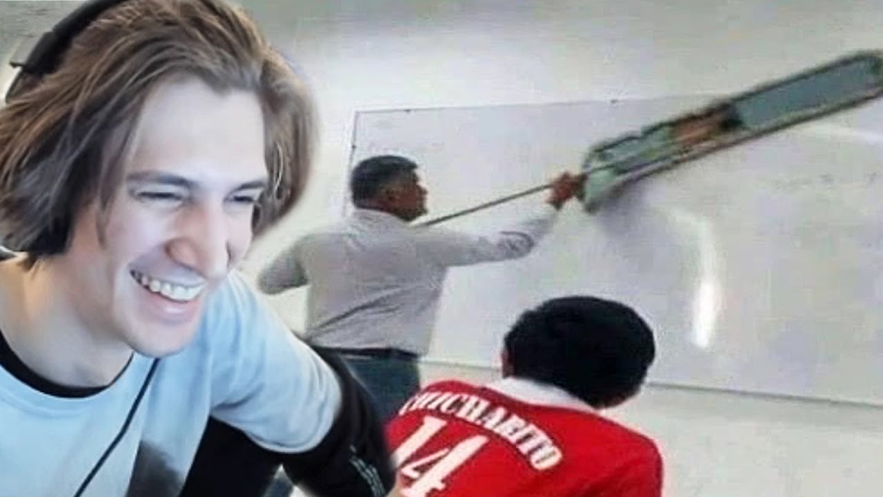 xQc Reacts to memes that make me ask the bathroom if I can use the teacher