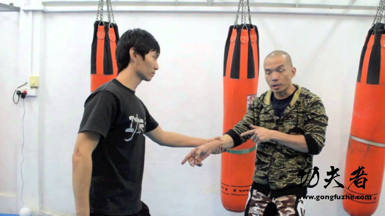 超强自卫术之当有人拉你手时如何防御－功夫者