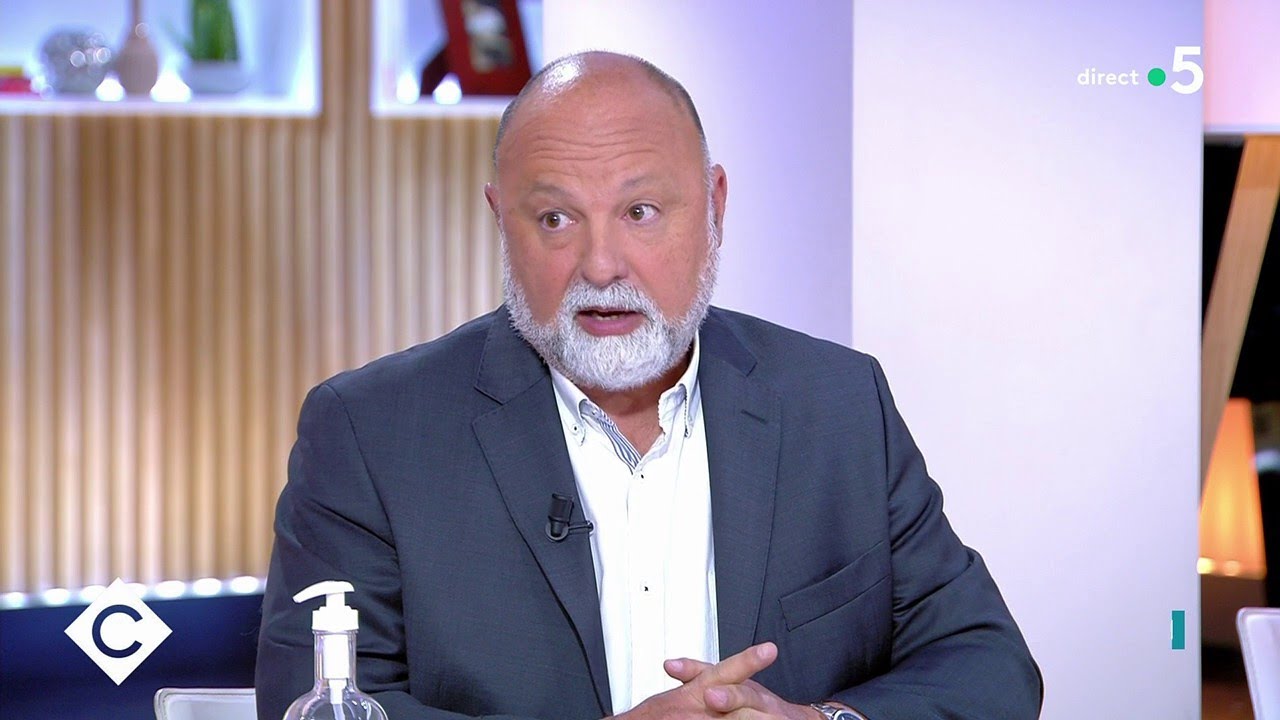 Air Cocaïne : le témoignage de Christophe Naudin - C à Vous - 05/05/2021
