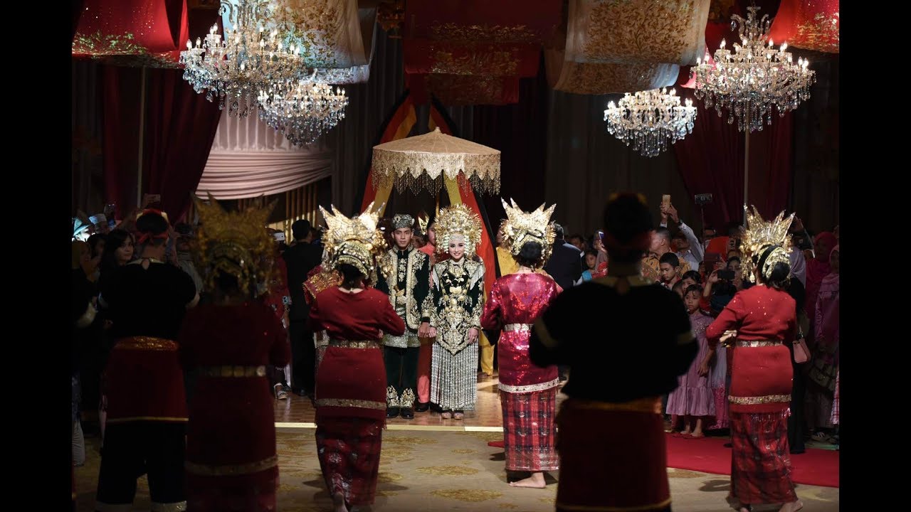 Resepsi Pernikahan Ratu & Dodi - Pedang Pora TNI AD x Adat Minangkabau - Hotel Mulia Senayan