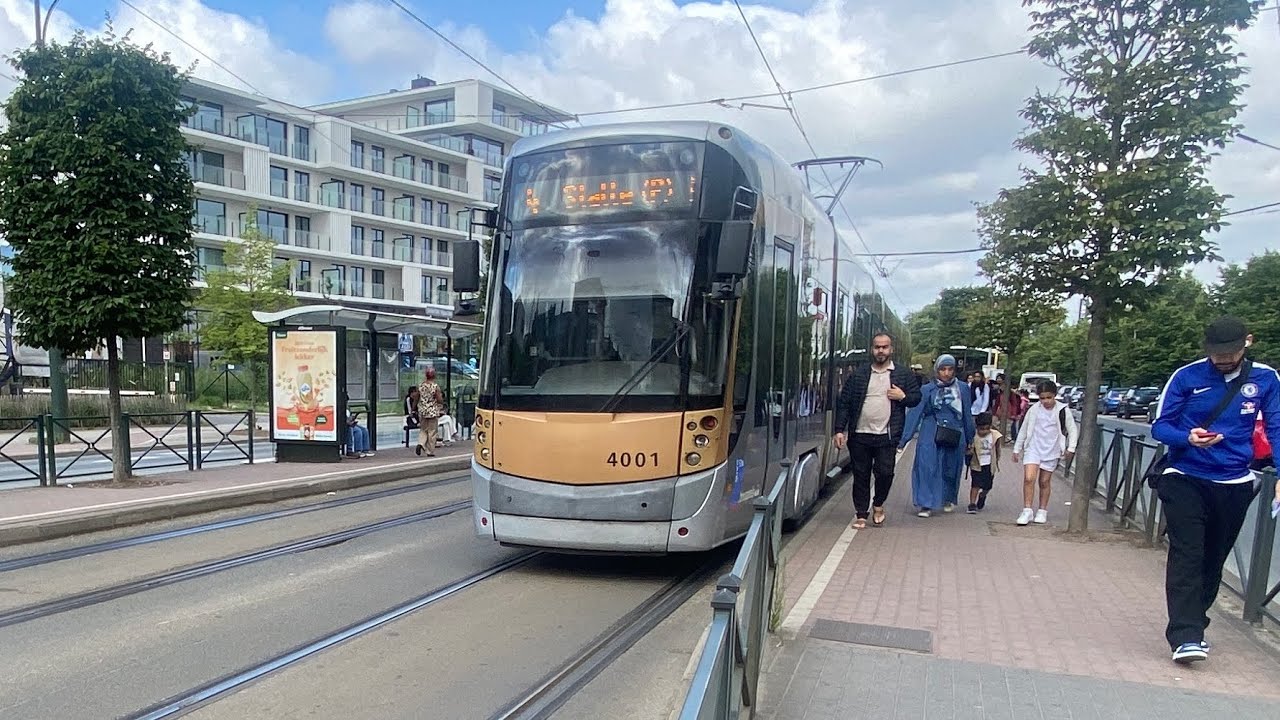 STIB Tram 4 Trajet entre Rogier et Carrefour Stalle dans un Tram T4000 (4001)