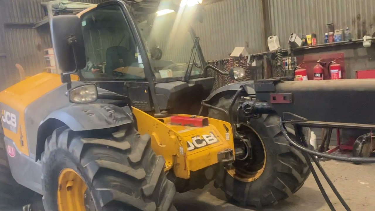 JCB 531-70 Boom removal