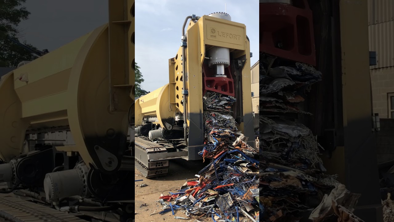 Lefort Trax600 SB660 Crawler cutting light scrap during setup