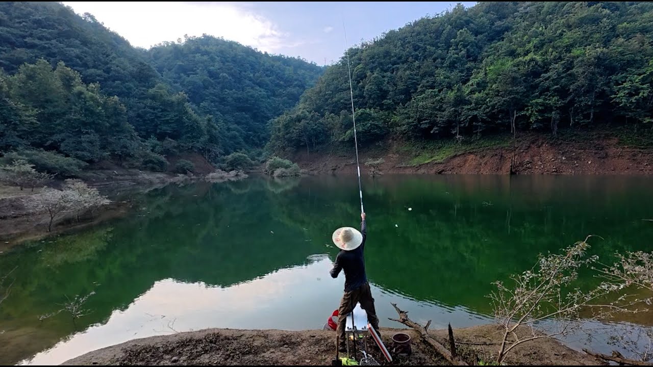 山河探索|骑着125cc小摩托探钓深山水库