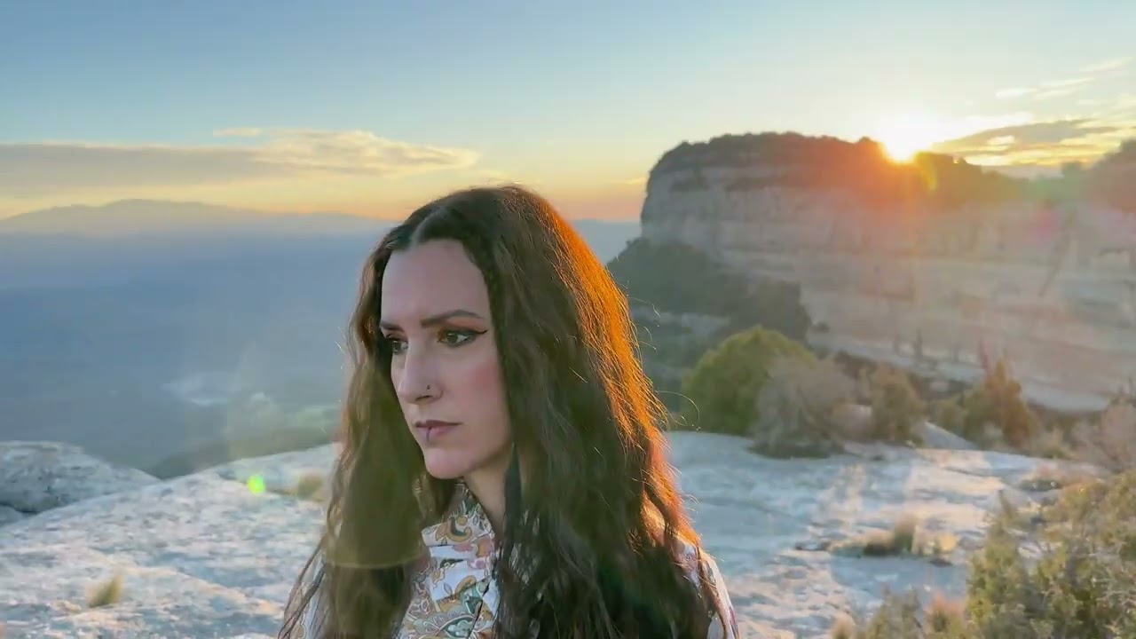 Meditamenco - Paula Domínguez (Puesta de sol en Tavertet en 4K)