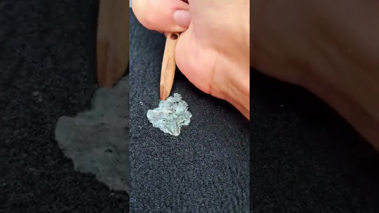 How to remove chewing Gum stuck in carpet