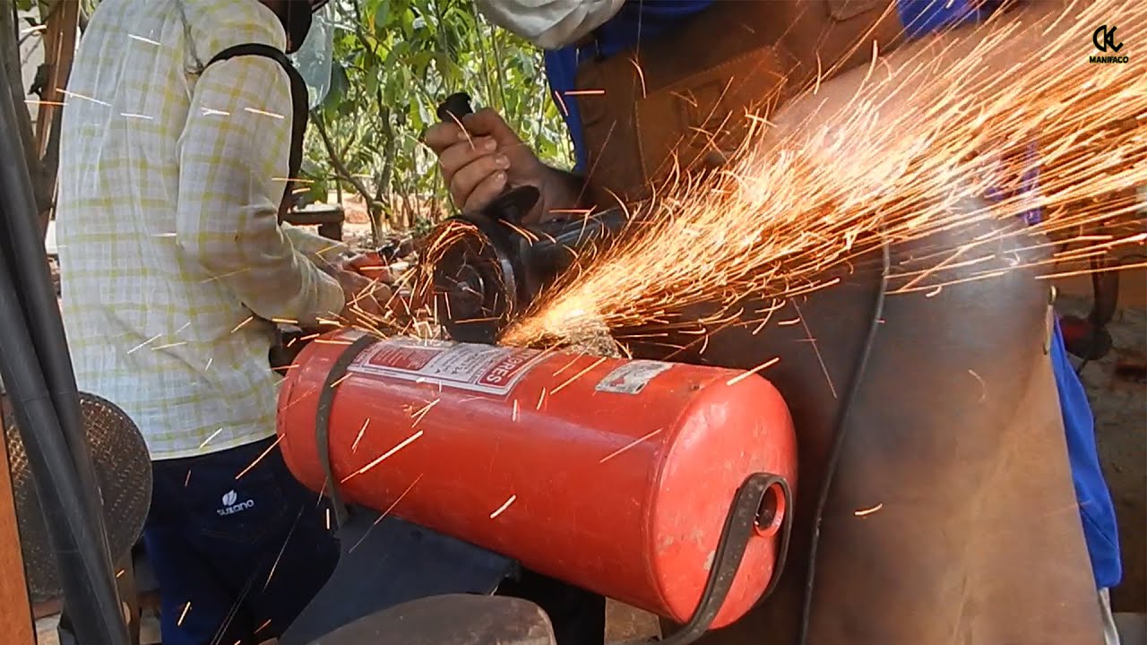 Churrasqueira de espetinho Fácil, usando um Extintor de incêndio