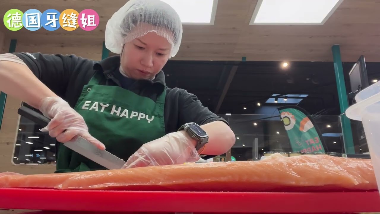 老公睡的太香了我自己开电动踏板车去上班，凌晨气温还是很冷的关键还没有路灯，德国生活的人都是那么的独立#记录生活 #跨国婚姻 #德国打工 #德国生活#麻辣烫#
