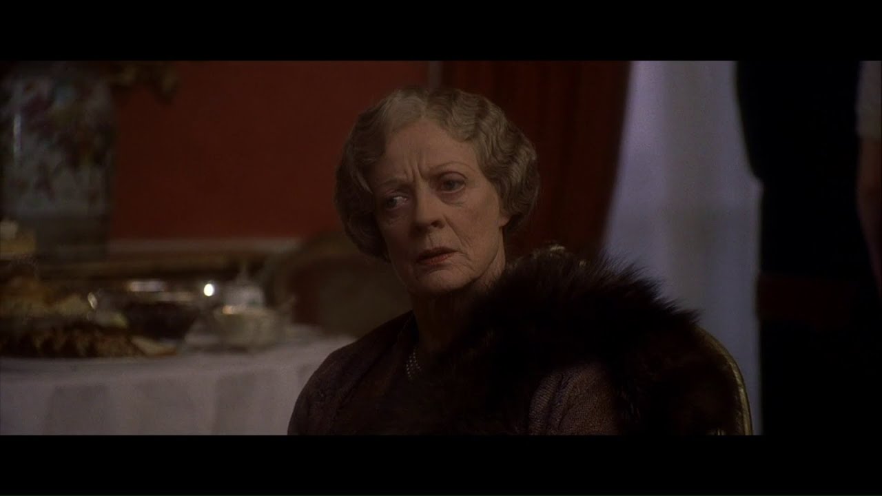 Maggie Smith Has No Time for Show Business in Gosford Park (2001)