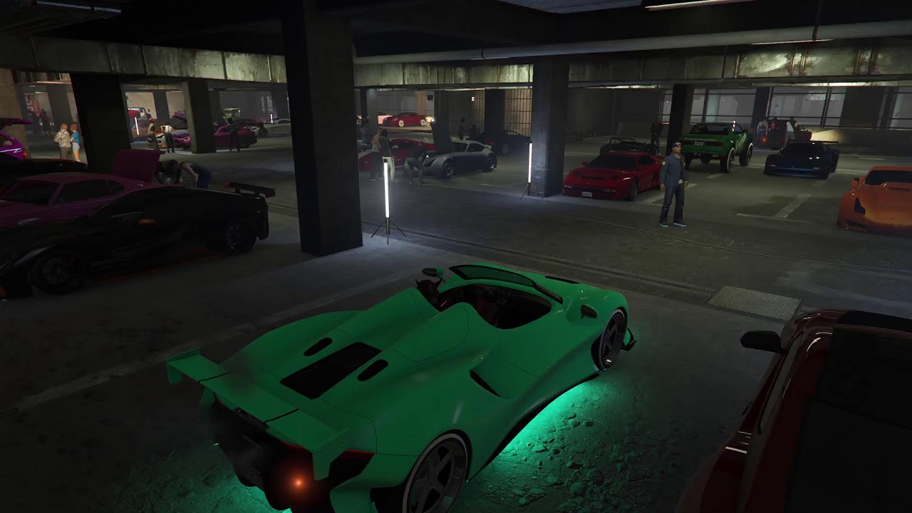 Je vous passe les nouvelle voiture de gta 5 tu DLC
