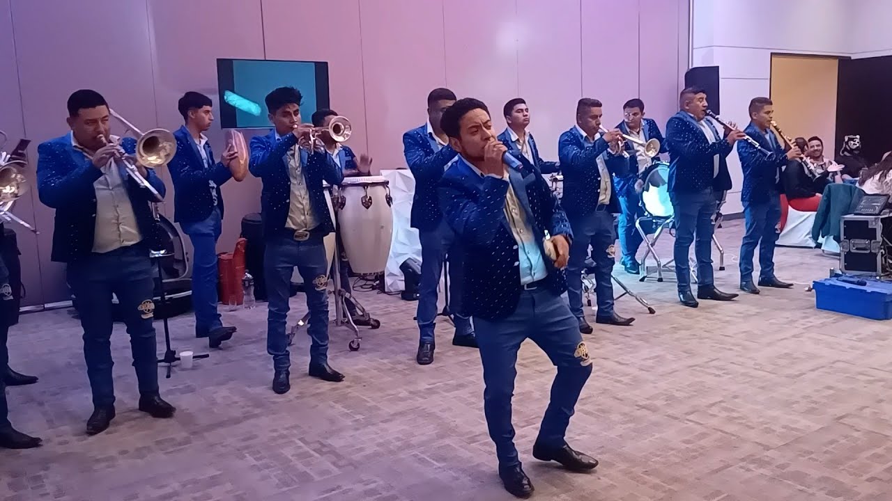 ¡Qué No Pare la Fiesta con Nuestra Banda Sinaloense en Vivo!
