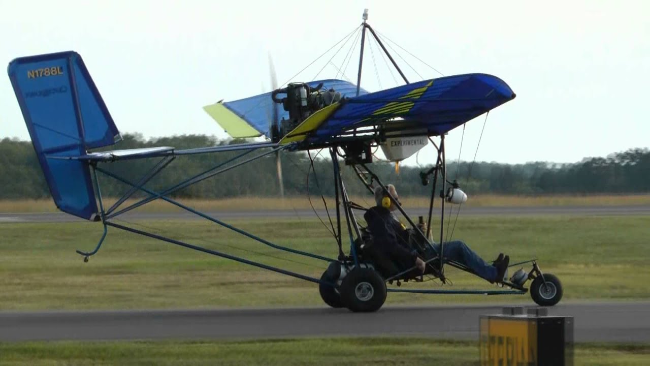 Quicksilver Sprint II, N1788L flying, landing at KHWY in 6/15/11
