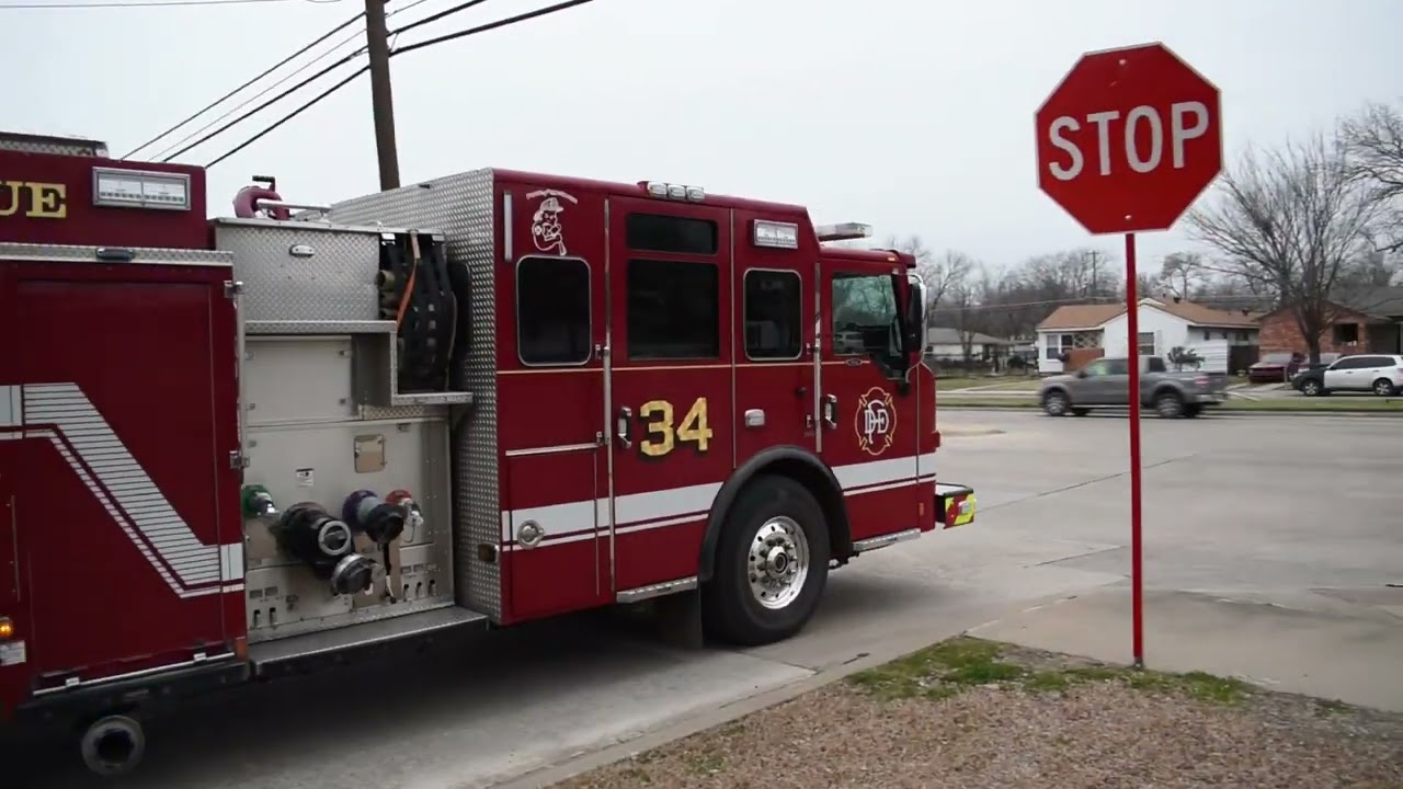 [Dallas Fire-Rescue] Fire Trucks Responding Comp #2