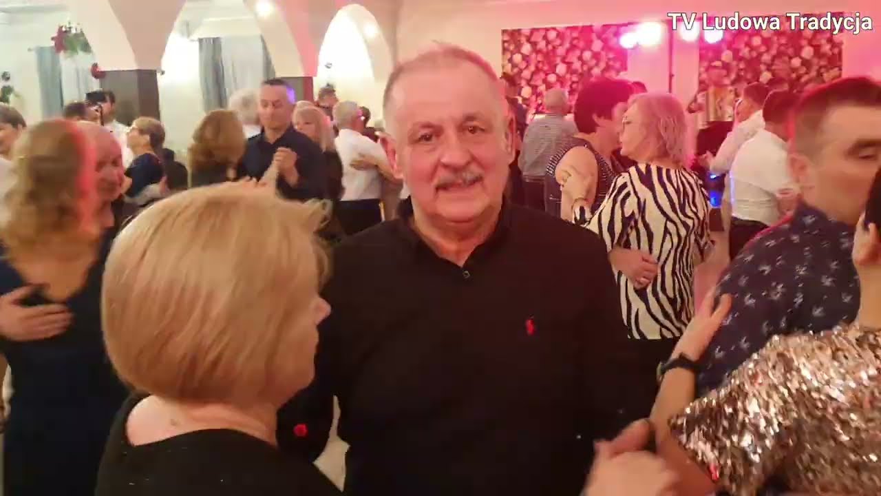 TAM ZA GÓRAMI ZA DOLINAMI  mam ją piękną cyganeczkę jak kwiat różany 